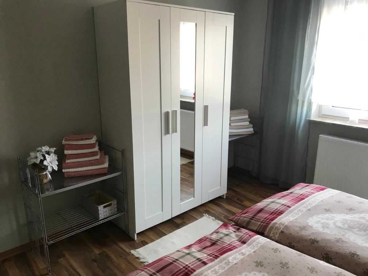 Ferienwohnung Von Paris Petersberg  Exteriör bild